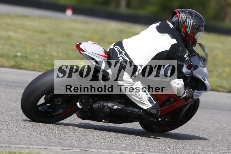 Archiv-2025/07 19.04.2025 Speer Racing ADR/Gruppe gelb/backside
